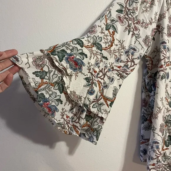 Blouse Top Boho Floral Off Shoulder Relaxed Shirt Vibrant. Unknown Size.  M-L - Picture 4 of 4